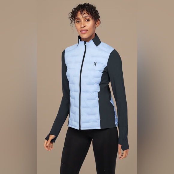 On Running Climate Jacket Size Small Like New Stratosphere | Navy - Picture 3 of 15